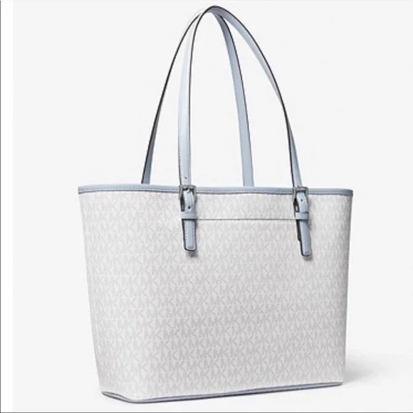 MICHAEL KORS
Jet Set Girls Travel Medium Printed Logo
Tote Bag - Picture 4 of 4